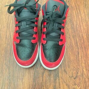 Nike Air Jordan 1 Low Reverse Bred 553560 605 (GS)